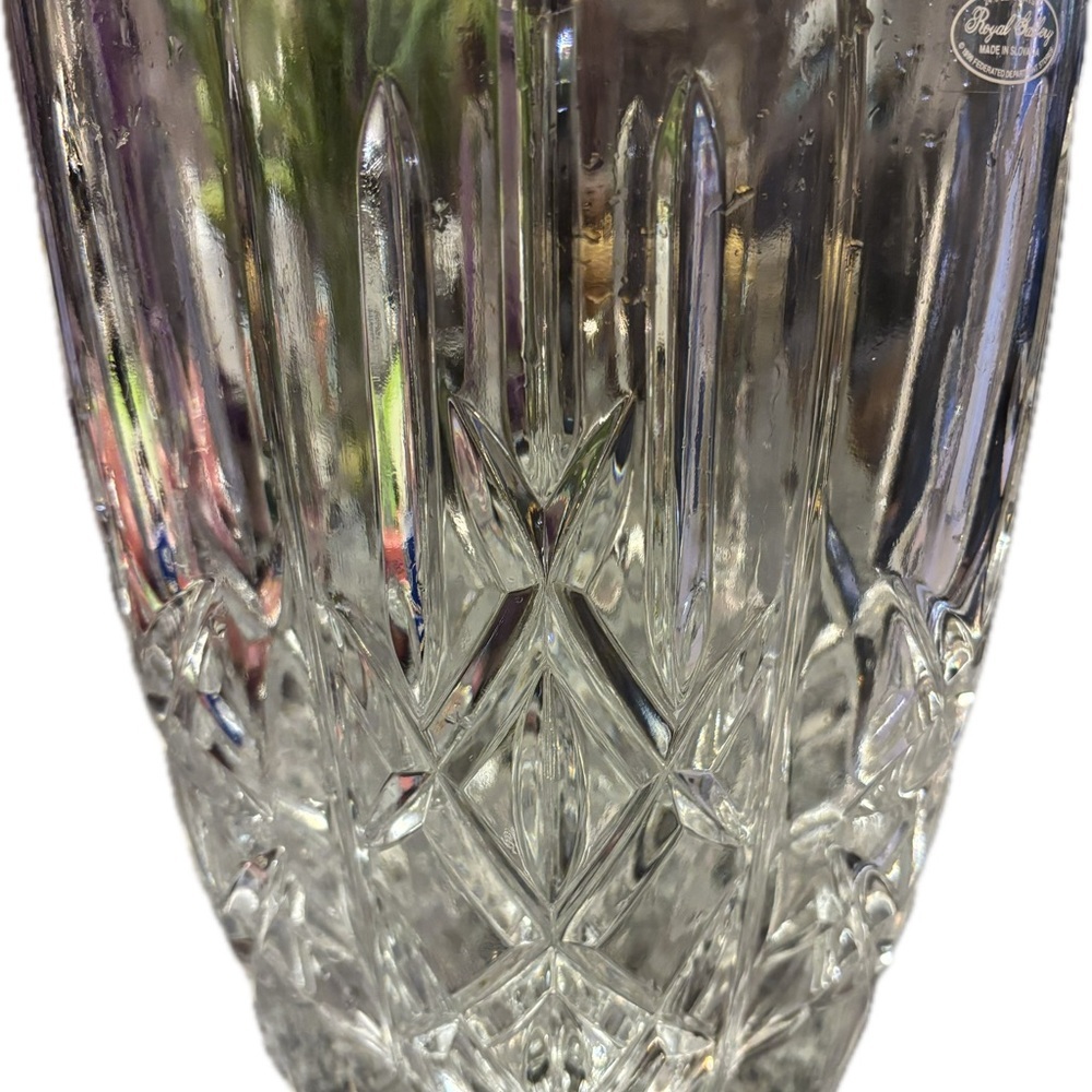 Royal Gallery Elegant Crystal Vase - Picture 3 of 16